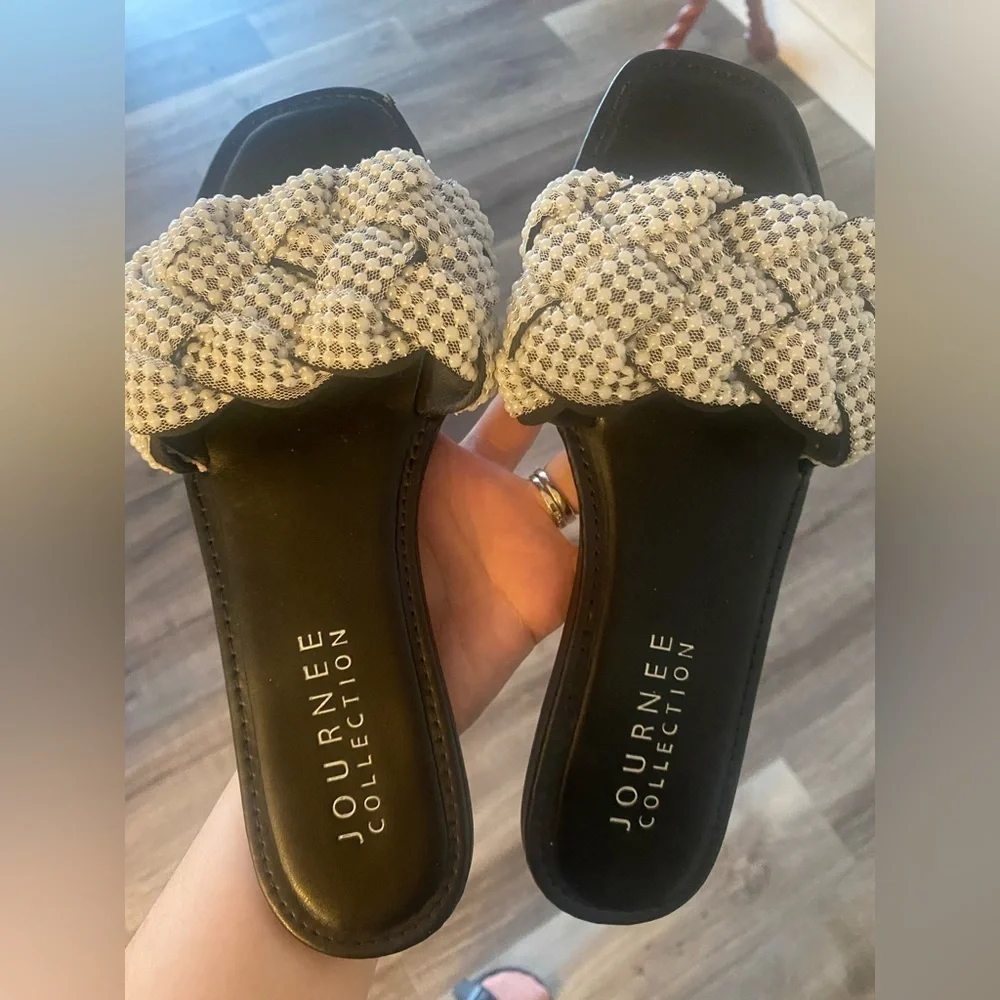 New Journee Collection Women's Railey Comfort Foam Slip On Slide Flat S… - Picture 9 of 9